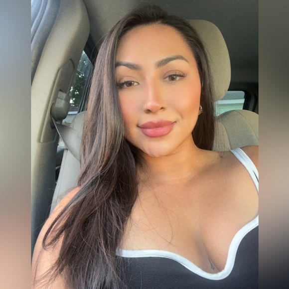 Meet your Posher, Esseida - Picture 1 of 1